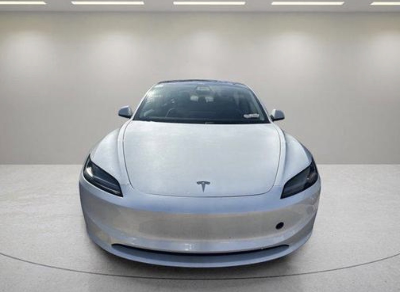 Tesla Model S 2024 – Dual Motor AWD | Luxury Electric Sedan