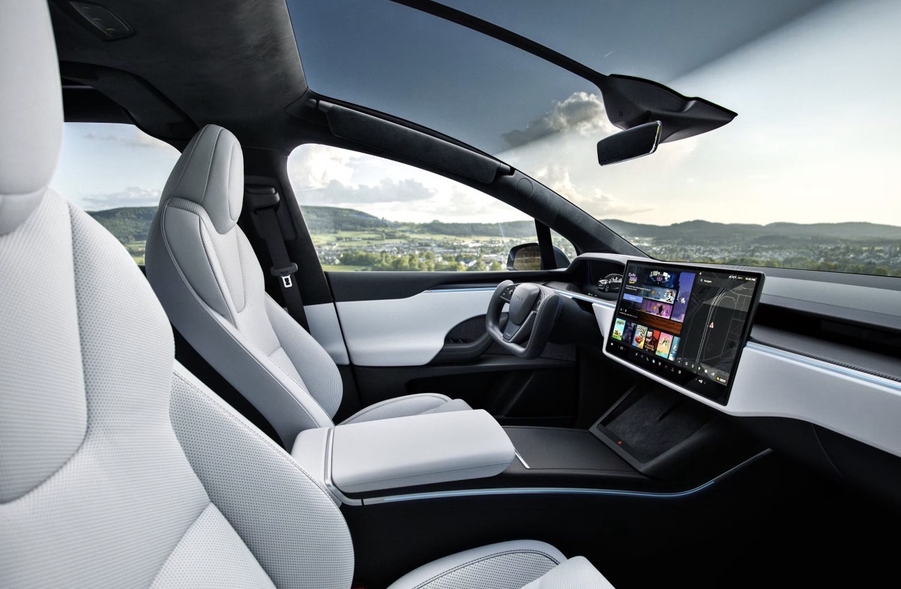 Tesla Model X - View 7